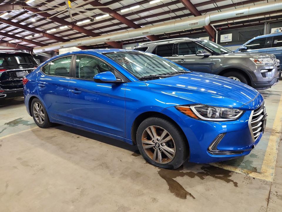 2017 Hyundai Elantra მანქანა იყიდება აუქციონზე, vin: 5NPD84LF9HH020263, აუქციონის ნომერი: 63178696