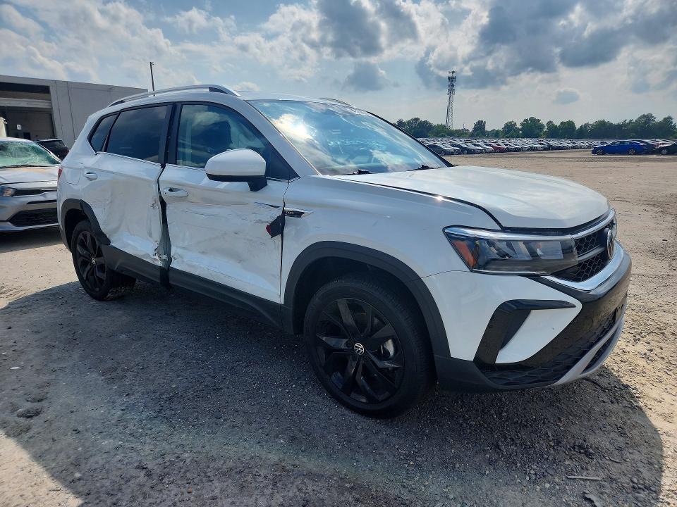 Продаж на аукціоні авто 2022 Volkswagen Taos, vin: 3VVPX7B25NM038752, номер лоту: 60589876