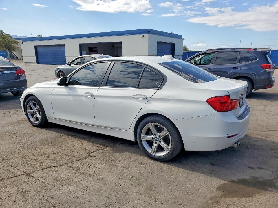 60879296 :رقم المزاد ، WBA3A5C57EP601996 vin ، 2014 Bmw 328 مزاد بيع