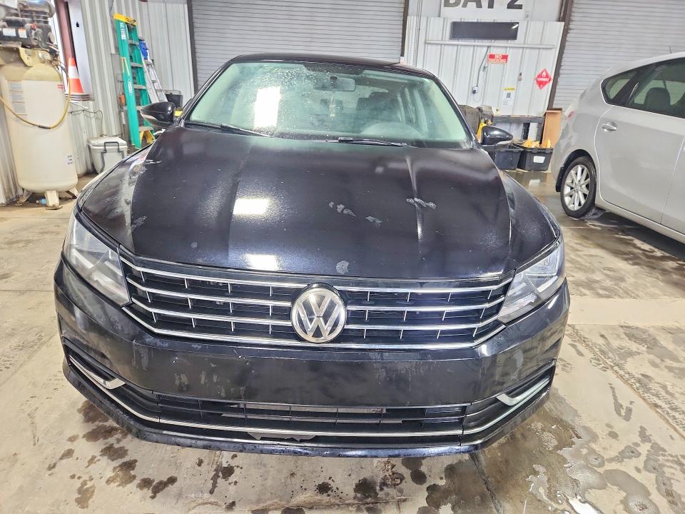 2017 Volkswagen Passat მანქანა იყიდება აუქციონზე, vin: 1VWAT7A39HC029775, აუქციონის ნომერი: 62231656
