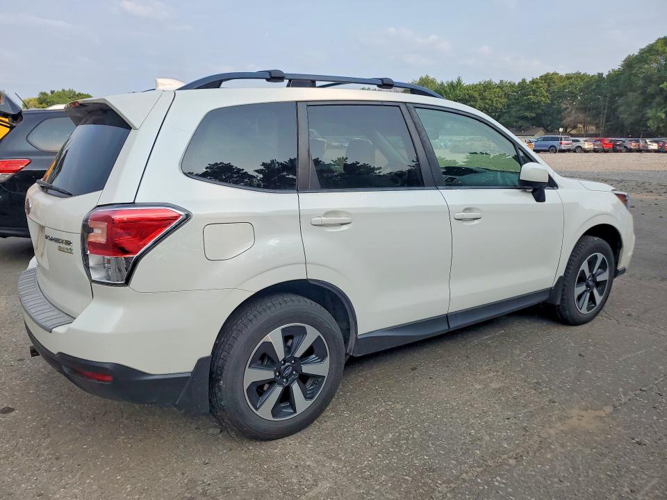 Продаж на аукціоні авто 2017 Subaru Forester, vin: JF2SJAGCXHH560747, номер лоту: 62579896