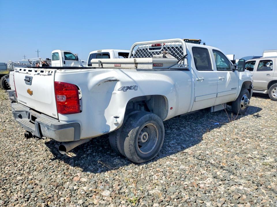 62355906 :رقم المزاد ، 1GC4K1C80EF131890 vin ، 2014 Chevrolet Silverado مزاد بيع