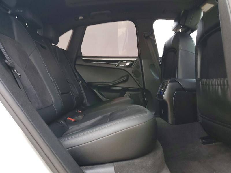 60586846 :رقم المزاد ، WP1AA2A59HLB02350 vin ، 2017 Porsche Macan مزاد بيع