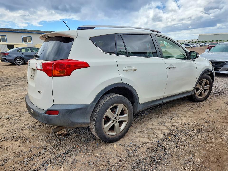 2015 Toyota Rav4 მანქანა იყიდება აუქციონზე, vin: JTMWFREV2FJ050306, აუქციონის ნომერი: 60217556