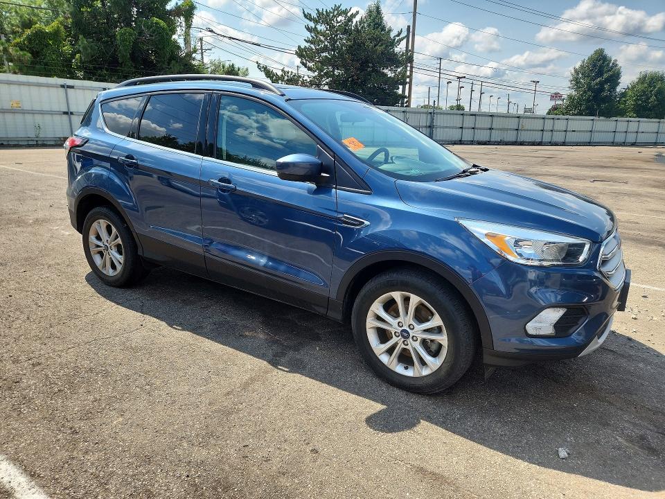 Продажа на аукционе авто 2018 Ford Escape, vin: 1FMCU9GD2JUA81247, номер лота: 62714966