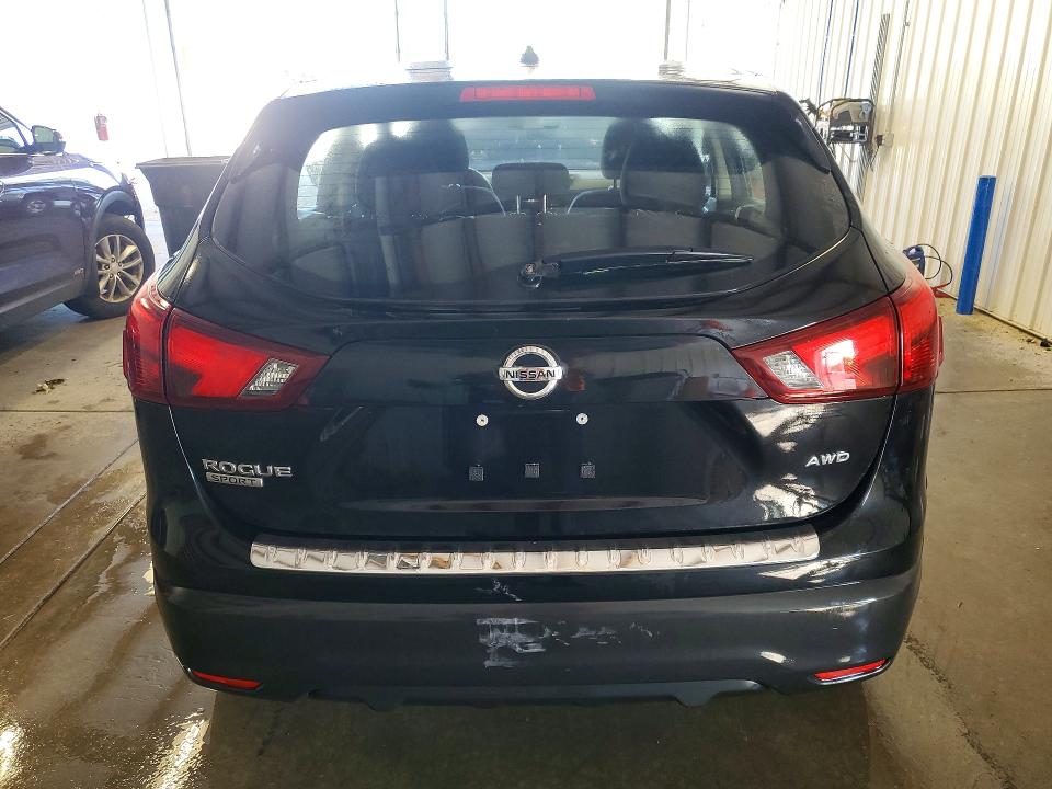 62243846 :رقم المزاد ، JN1BJ1CR6JW285620 vin ، 2018 Nissan Rogue Sport مزاد بيع