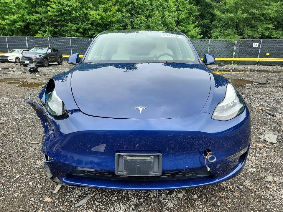 60111676 :رقم المزاد ، 5YJYGDEE3MF303680 vin ، 2021 Tesla Model Y مزاد بيع
