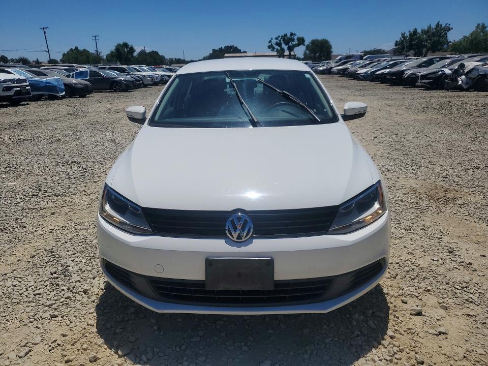60871426 :رقم المزاد ، 3VWD17AJ0EM227267 vin ، 2014 Volkswagen Jetta مزاد بيع