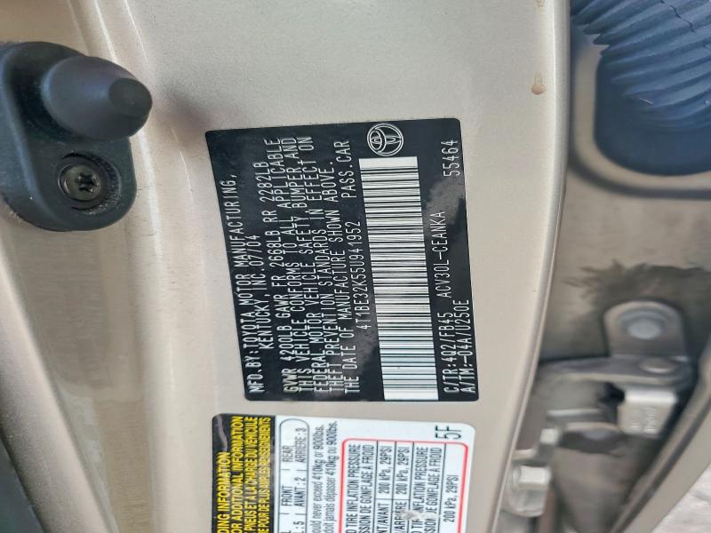 62974826 :رقم المزاد ، 4T1BE32K55U941952 vin ، 2005 Toyota Camry مزاد بيع