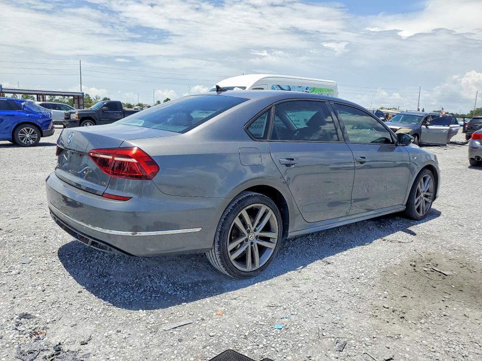 61578476 :رقم المزاد ، 1VWAA7A33JC001773 vin ، 2018 Volkswagen Passat مزاد بيع