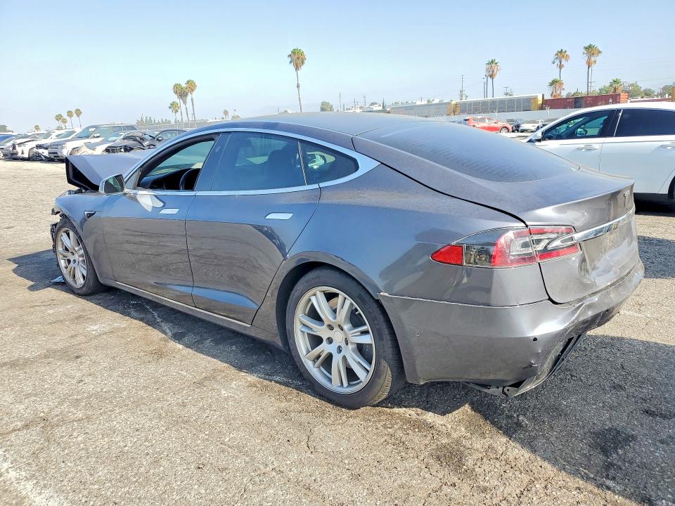 62716866 :رقم المزاد ، 5YJSA1E24MF423869 vin ، 2021 Tesla Model S مزاد بيع