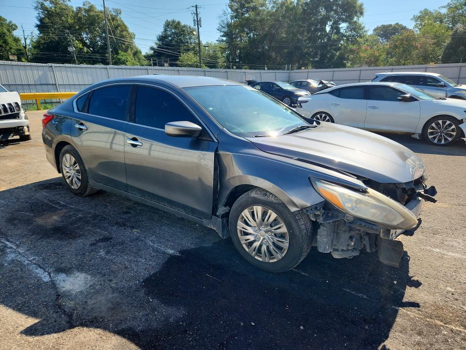 2017 Nissan Altima მანქანა იყიდება აუქციონზე, vin: 1N4AL3AP1HN323874, აუქციონის ნომერი: 60069916