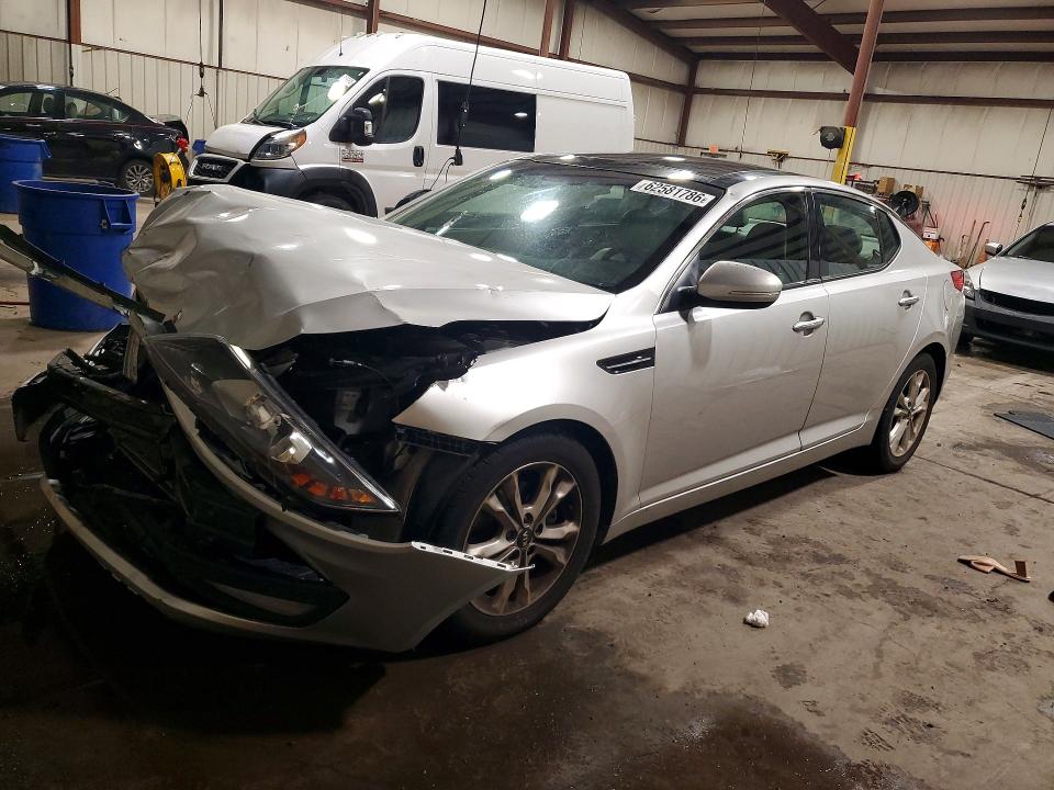 2011 Kia Optima მანქანა იყიდება აუქციონზე, vin: KNAGN4A70B5121472, აუქციონის ნომერი: 62581786