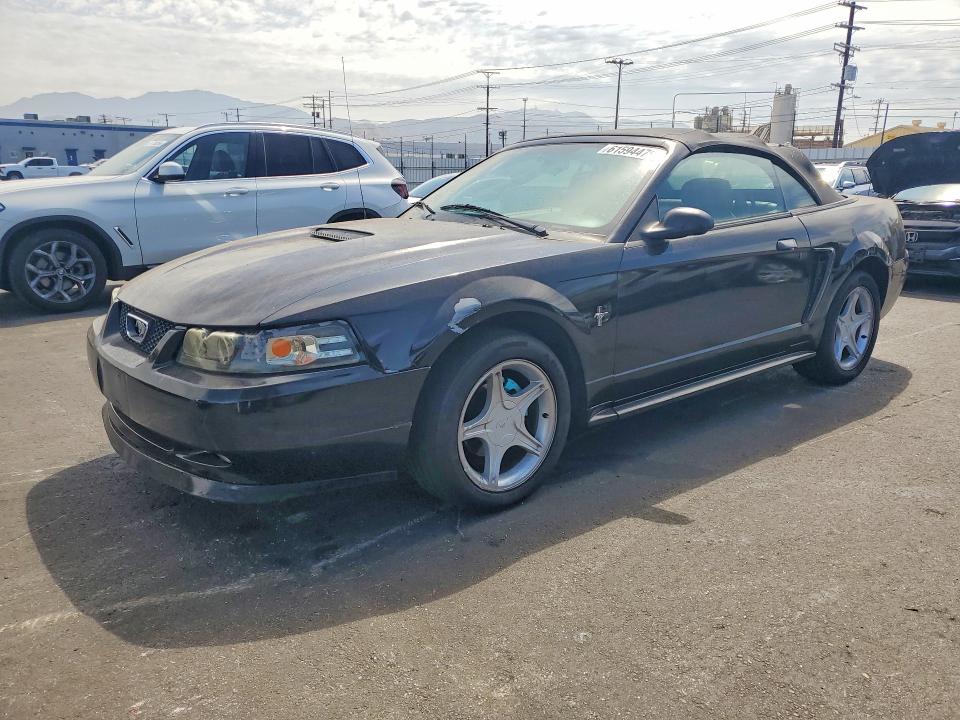 2000 Ford Mustang მანქანა იყიდება აუქციონზე, vin: 1FAFP4444YF192886, აუქციონის ნომერი: 61594476