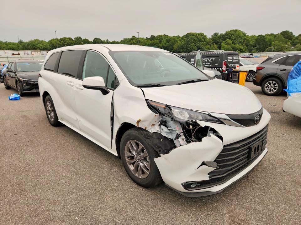 60050496 :رقم المزاد ، 5TDKRKECXTS304645 vin ، 2026 Toyota Sienna مزاد بيع