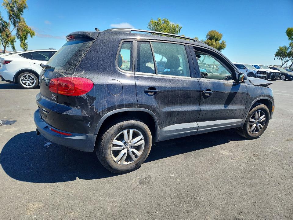 Auction sale of the 2017 Volkswagen Tiguan, vin: WVGBV7AX2HK027954, lot number: 59907026