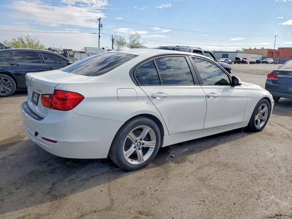 60879296 :رقم المزاد ، WBA3A5C57EP601996 vin ، 2014 Bmw 328 مزاد بيع