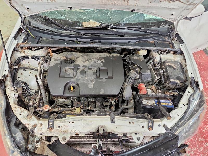 62213846 :رقم المزاد ، 5YFBURHE0JP790165 vin ، 2018 Toyota Corolla مزاد بيع