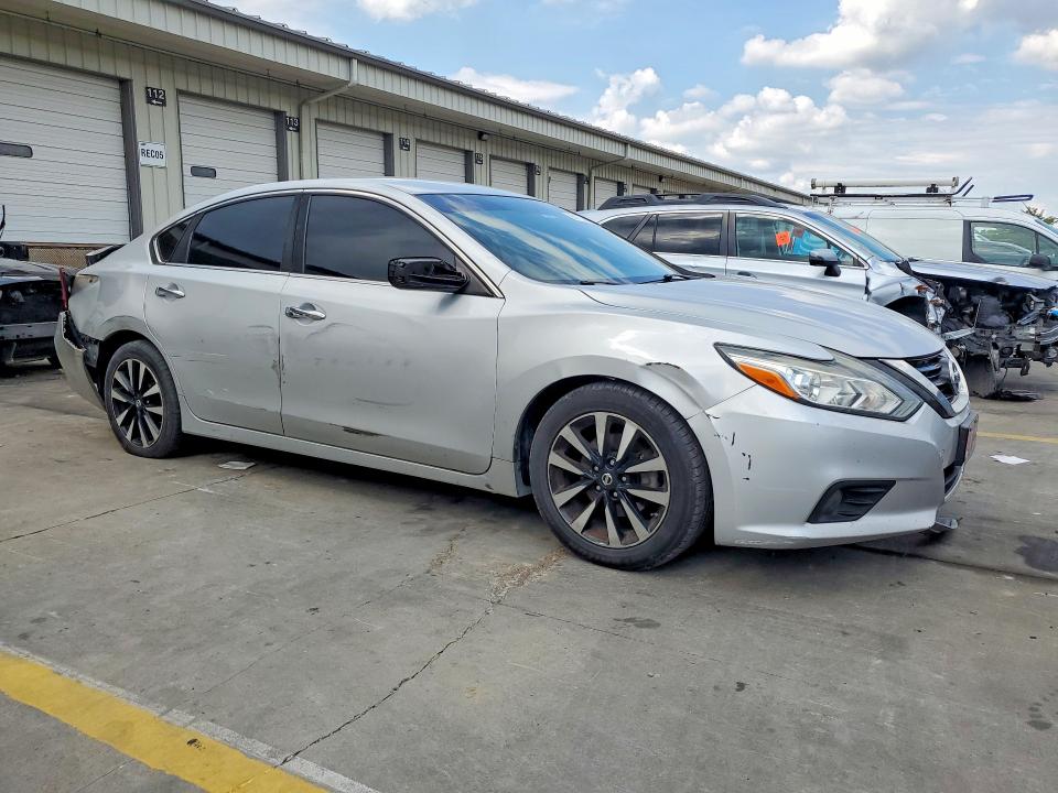 Продаж на аукціоні авто 2018 Nissan Altima, vin: 1N4AL3AP3JC124780, номер лоту: 61131446