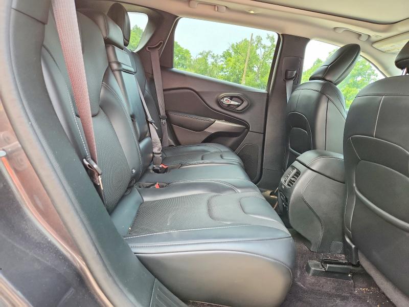 60751006 :رقم المزاد ، 1C4PJMDX2KD124745 vin ، 2019 Jeep Cherokee مزاد بيع