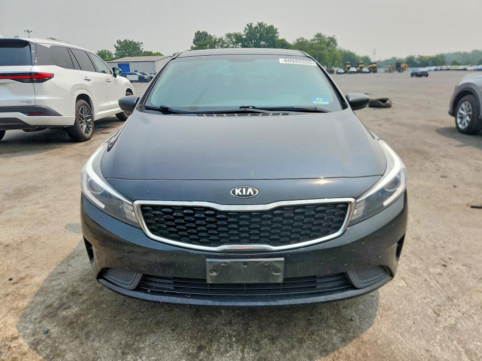2018 Kia Forte მანქანა იყიდება აუქციონზე, vin: 3KPFL4A70JE248794, აუქციონის ნომერი: 60945326