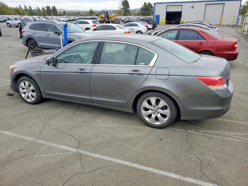 61048116 :رقم المزاد ، JHMCP26738C065331 vin ، 2008 Honda Accord مزاد بيع