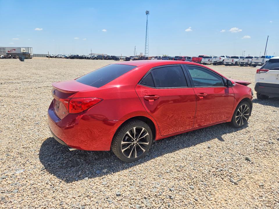 62276096 :رقم المزاد ، 5YFBURHE2JP774825 vin ، 2018 Toyota Corolla مزاد بيع