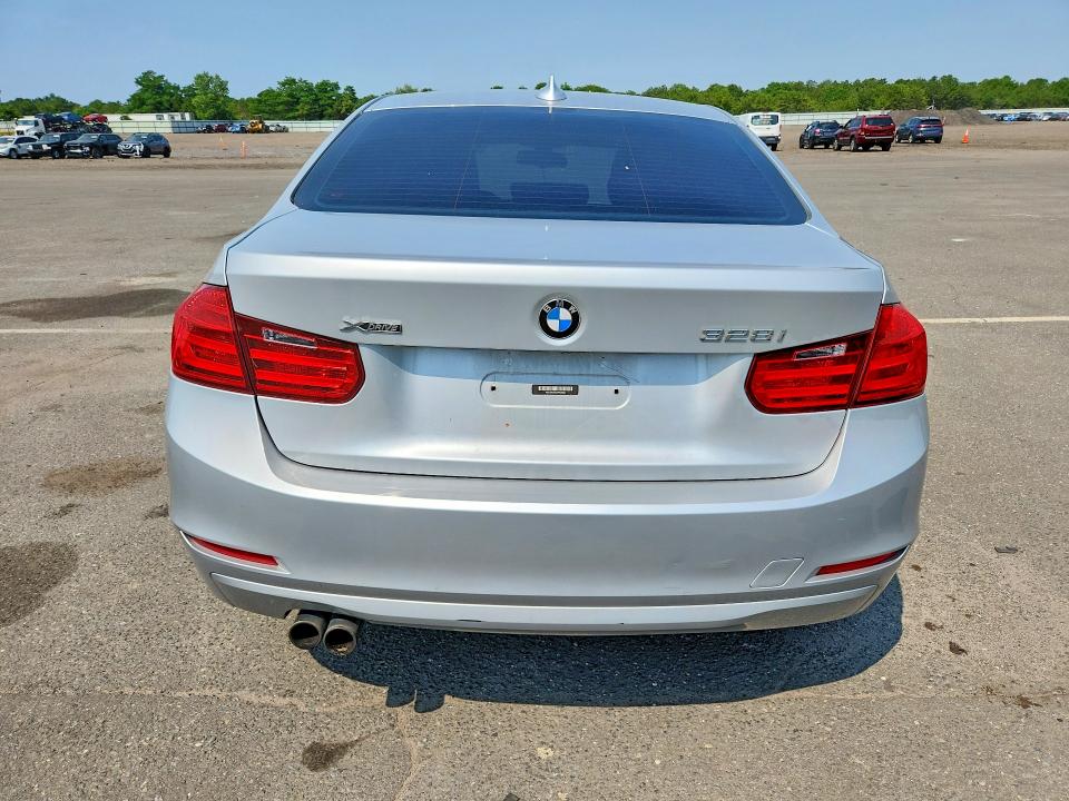 61109836 :رقم المزاد ، WBA3B3C52DF535864 vin ، 2013 Bmw 328 مزاد بيع