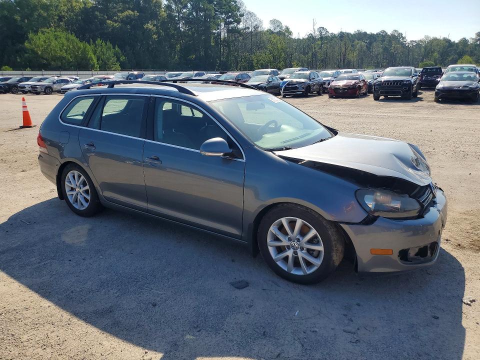 61001236 :رقم المزاد ، 3VWTL7AJ2AM660850 vin ، 2010 Volkswagen Jetta مزاد بيع