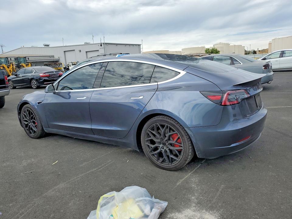 61539206 :رقم المزاد ، 5YJ3E1EC2LF714659 vin ، 2020 Tesla Model 3 مزاد بيع