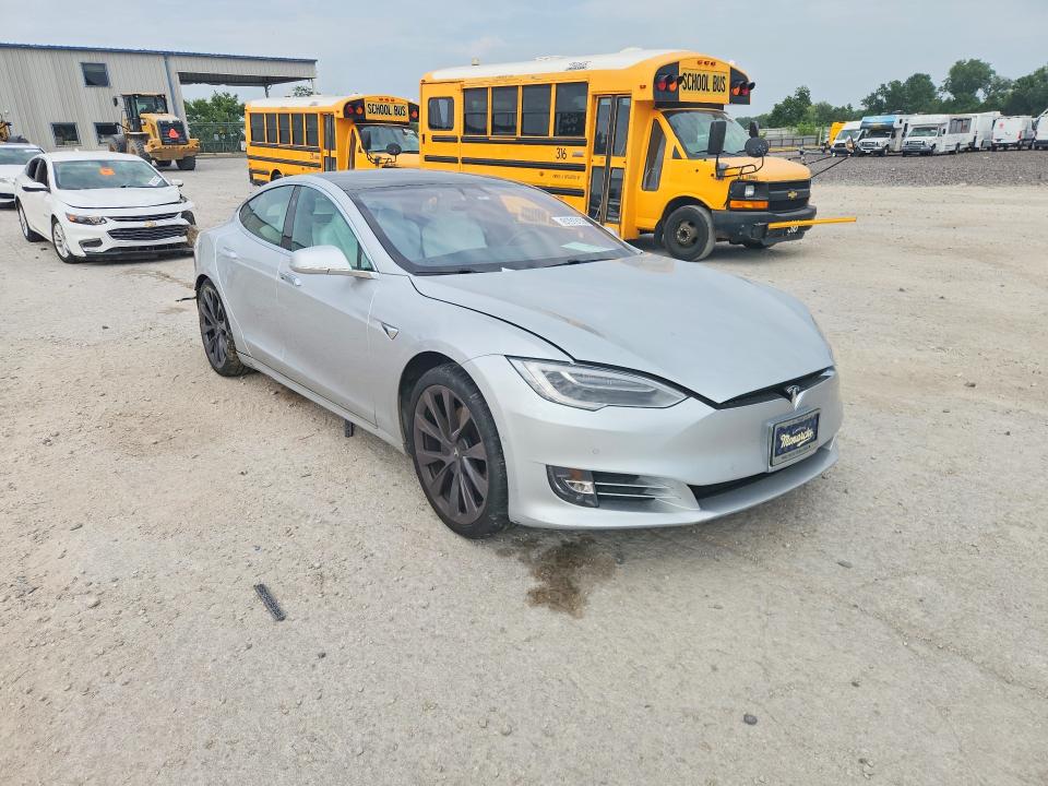 Продажа на аукционе авто 2018 Tesla Model S, vin: 5YJSA1E25JF268342, номер лота: 61919156