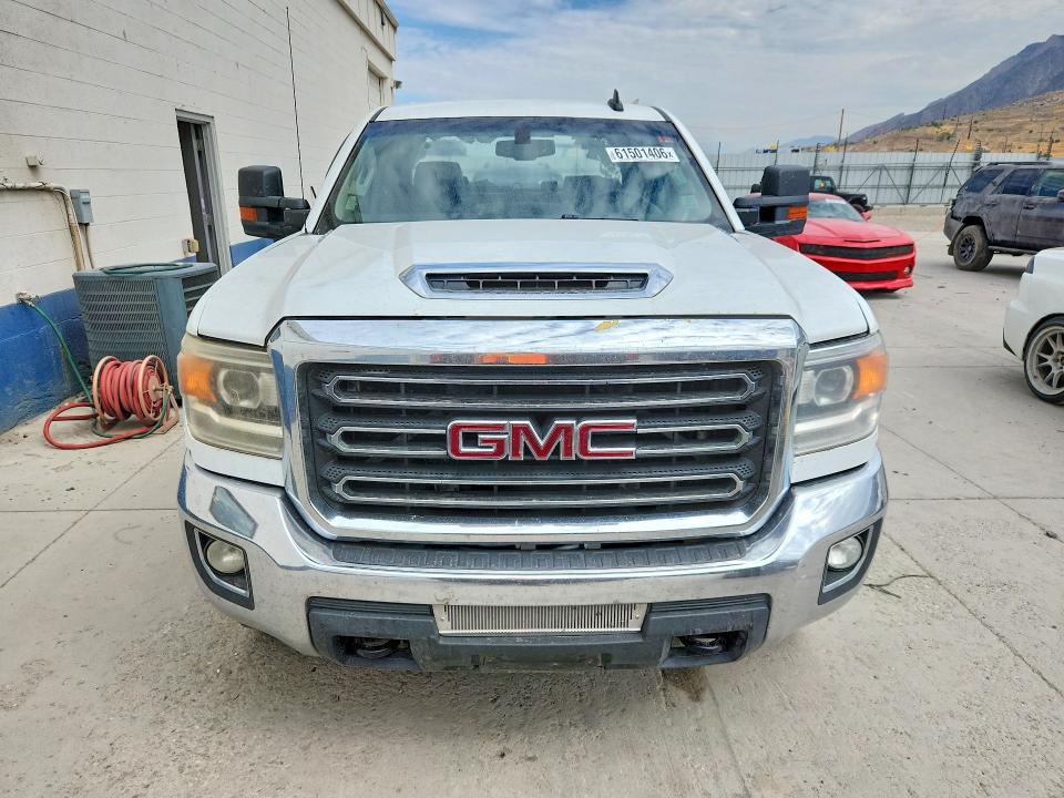 61501406 :رقم المزاد ، 1GT42WCY5HF196848 vin ، 2017 Gmc Sierra مزاد بيع