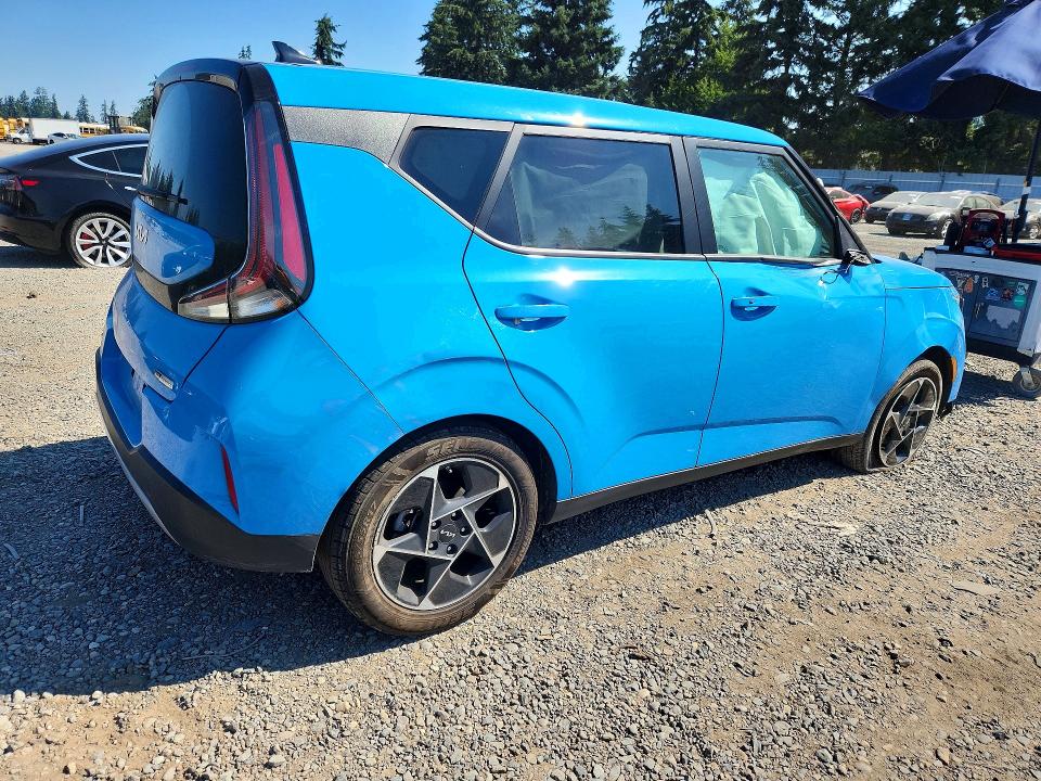 2023 Kia Soul მანქანა იყიდება აუქციონზე, vin: KNDJ33AU1P7196045, აუქციონის ნომერი: 60719916