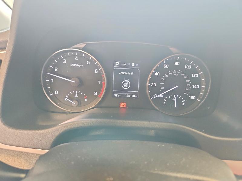 62921376 :رقم المزاد ، 5NPD84LF5HH192337 vin ، 2017 Hyundai Elantra مزاد بيع
