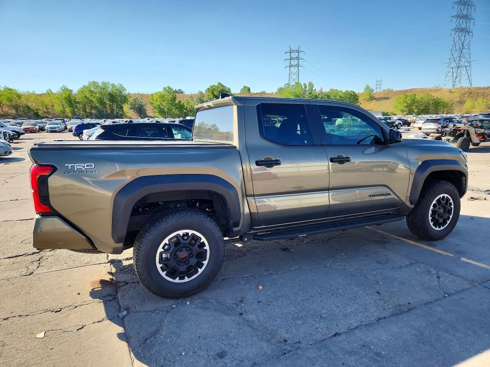 2025 Toyota Tacoma მანქანა იყიდება აუქციონზე, vin: 3TMLB5JN4SM207229, აუქციონის ნომერი: 60418736