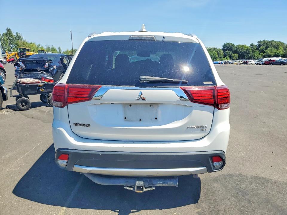 Продажа на аукционе авто 2017 Mitsubishi Outlander, vin: JA4AZ3A36HZ066252, номер лота: 62249066