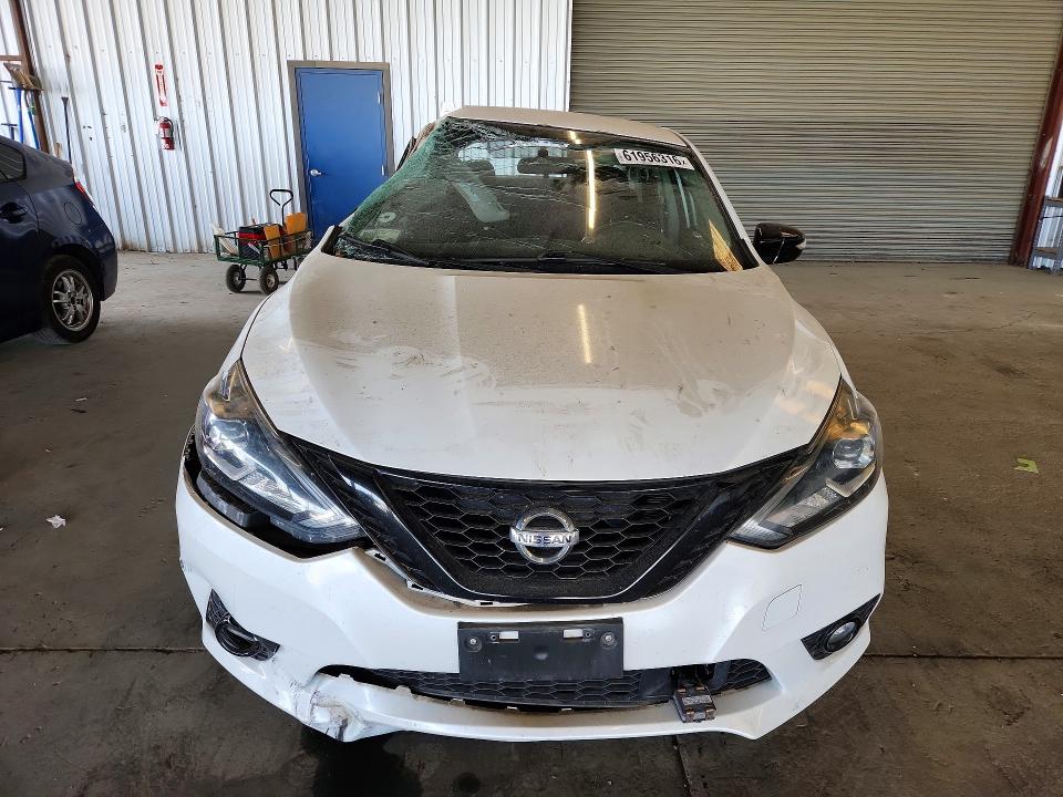 61956316 :رقم المزاد ، 3N1AB7AP4JY289168 vin ، 2018 Nissan Sentra مزاد بيع