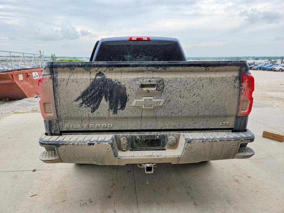 60596806 :رقم المزاد ، 3GCUKSEJ5JG385495 vin ، 2018 Chevrolet Silverado مزاد بيع