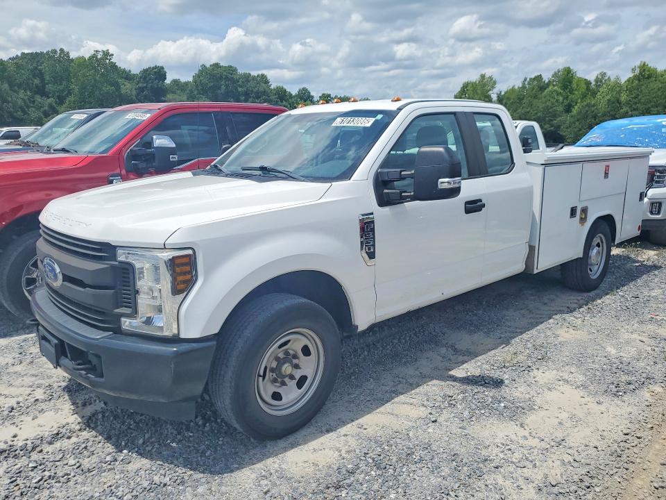 61013086 :رقم المزاد ، 1FD7X3E62KEC46817 vin ، 2019 Ford F350 مزاد بيع