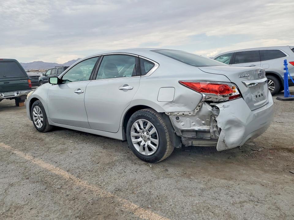 2015 Nissan Altima მანქანა იყიდება აუქციონზე, vin: 1N4AL3AP7FN370081, აუქციონის ნომერი: 61348066