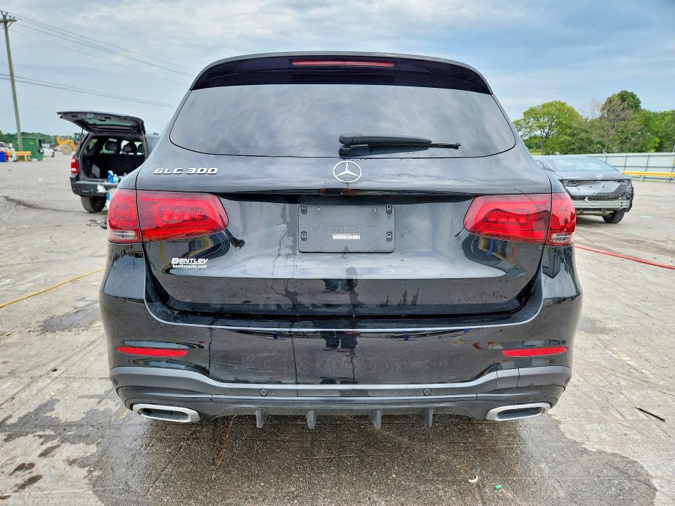 62402696 :رقم المزاد ، W1N0G8DB9MF926611 vin ، 2021 Mercedes-benz Glc مزاد بيع