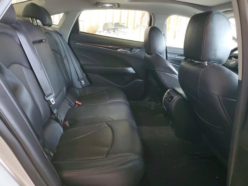 61543736 :رقم المزاد ، 1G4ZR5SS7JU122319 vin ، 2018 Buick Lacrosse مزاد بيع