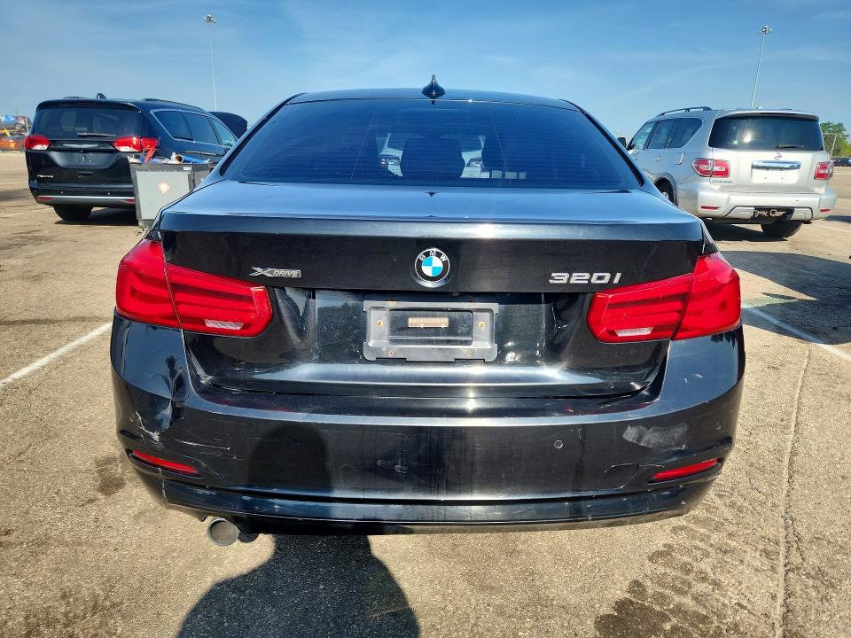 Продаж на аукціоні авто 2018 Bmw 320, vin: WBA8E5G5XJNU47102, номер лоту: 61376216