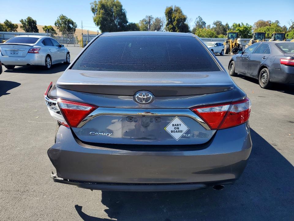 62352736 :رقم المزاد ، 4T1BF1FK0GU202759 vin ، 2016 Toyota Camry مزاد بيع