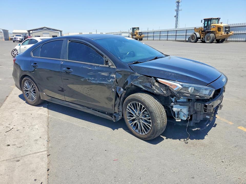 60282426 :رقم المزاد ، 3KPF54AD6NE479902 vin ، 2022 Kia Forte مزاد بيع