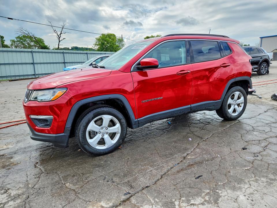 60680846 :رقم المزاد ، 3C4NJDBB4JT223557 vin ، 2018 Jeep Compass مزاد بيع