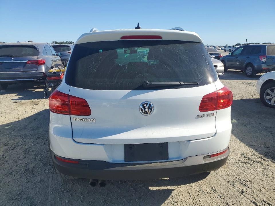 2014 Volkswagen Tiguan მანქანა იყიდება აუქციონზე, vin: WVGAV3AXXEW103879, აუქციონის ნომერი: 61629436