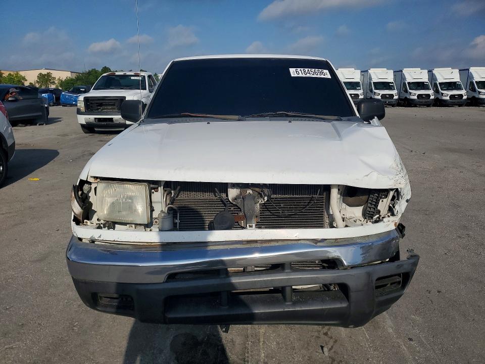 Продажа на аукционе авто 2000 Nissan Frontier, vin: 1N6DD26S0YC301465, номер лота: 61845696