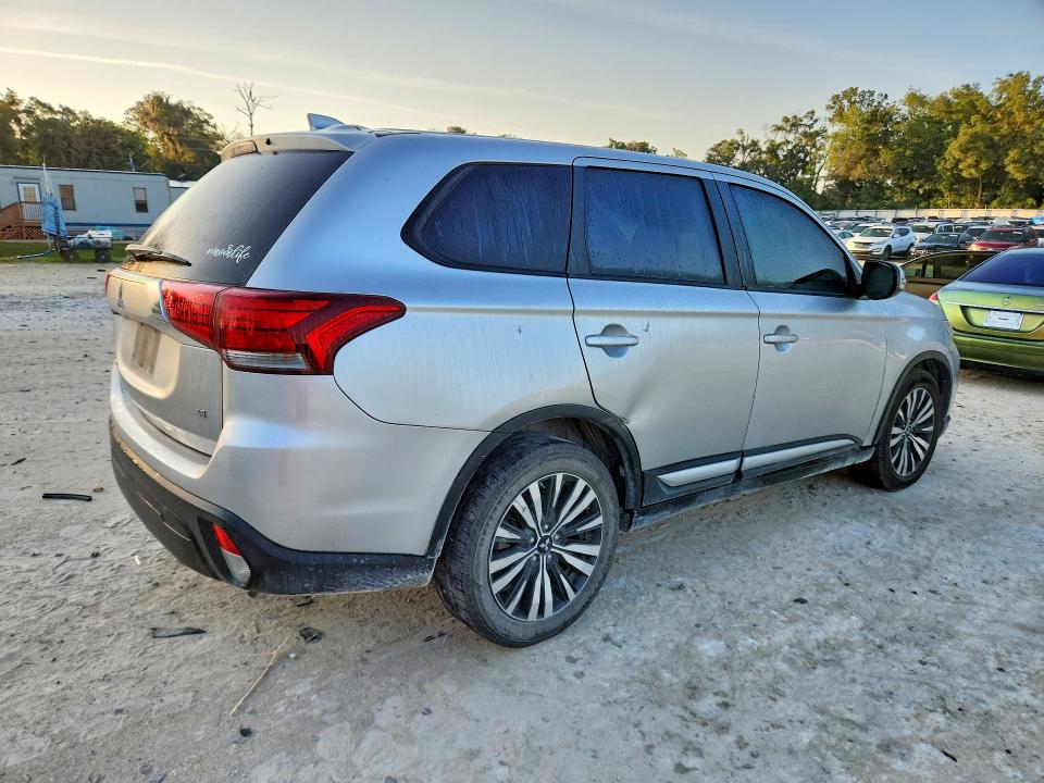 2020 Mitsubishi Outlander მანქანა იყიდება აუქციონზე, vin: JA4AD3A35LZ045254, აუქციონის ნომერი: 62321926