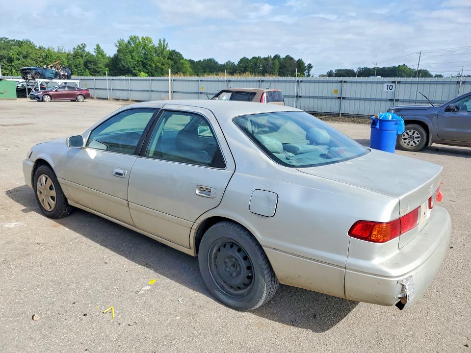 62245736 :رقم المزاد ، 4T1BG22K5YU007265 vin ، 2000 Toyota Camry مزاد بيع